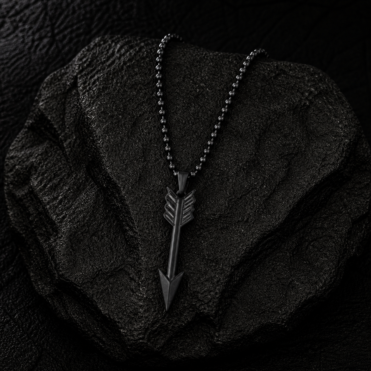 🏹 Shadow Arrow Pendant Necklace