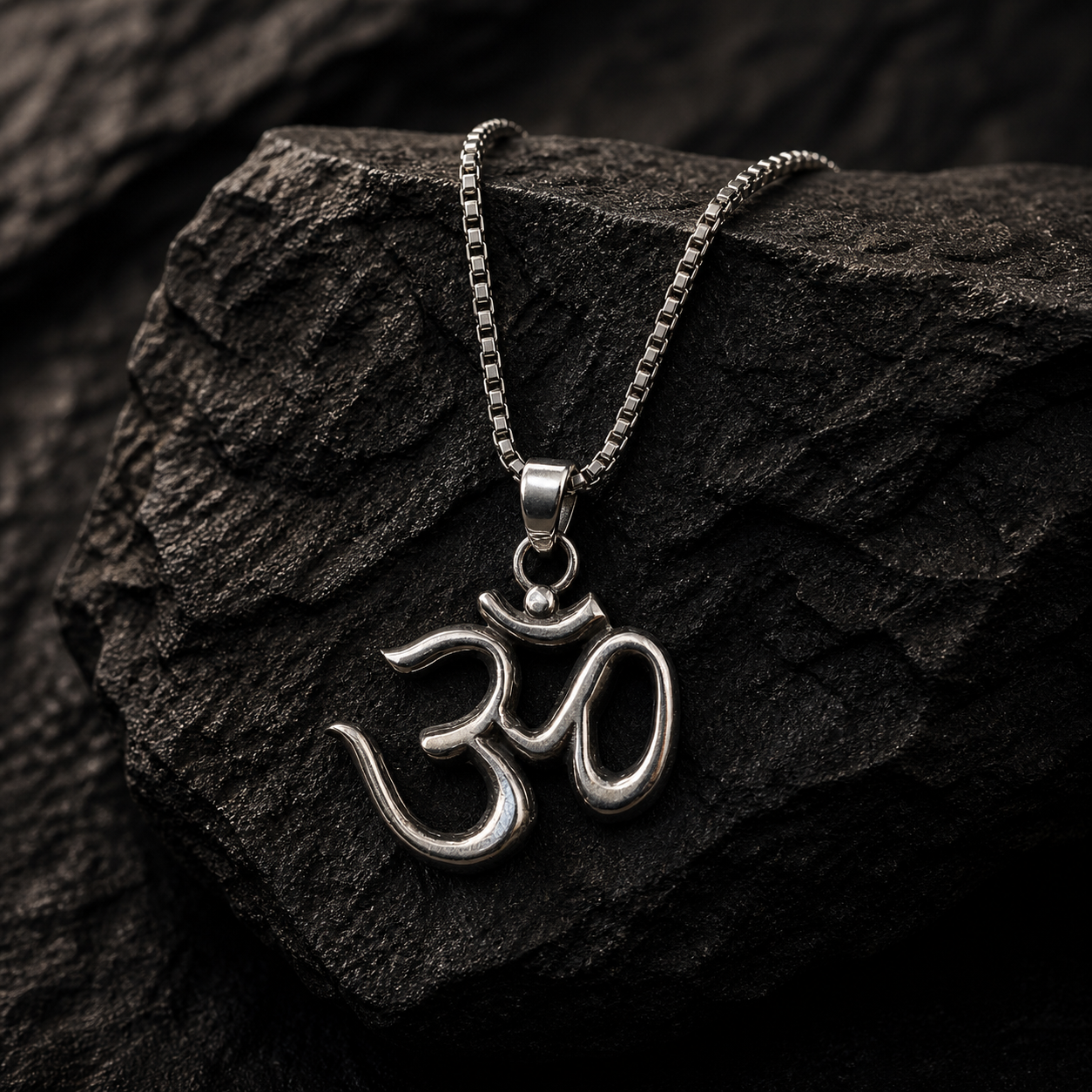 🕉️ Eternal Om Pendant Necklace
