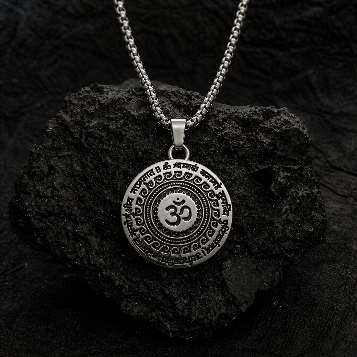 🕉️ Divine Om Mantra Pendant Necklace