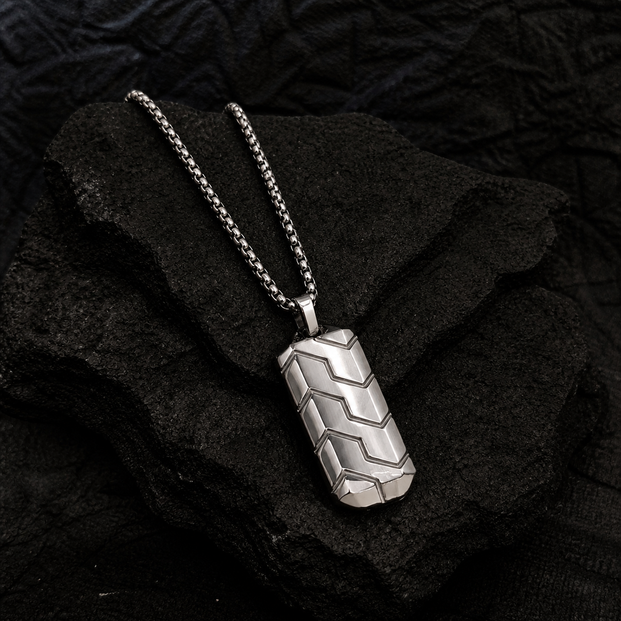 🛞 Titan Armor Pendant Necklace